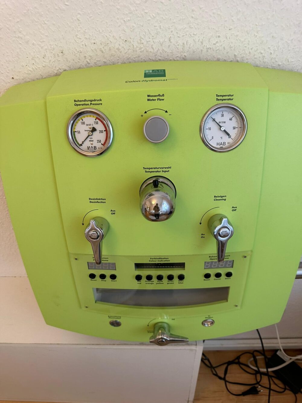 Colon-Hydro-Gerät für Darmspülungen im Heilzentrum Helios Nürnberg
